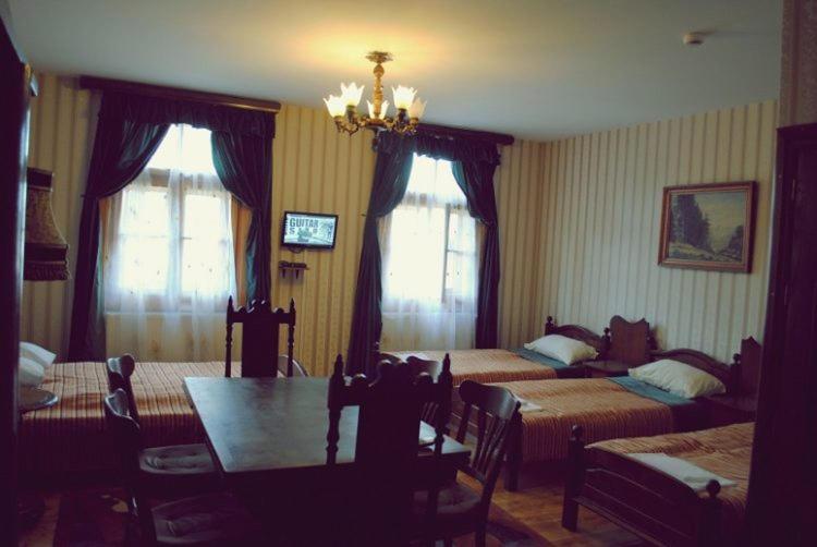 Noclegi Przy Restauracji Klemens Szczebrzeszyn Exterior photo